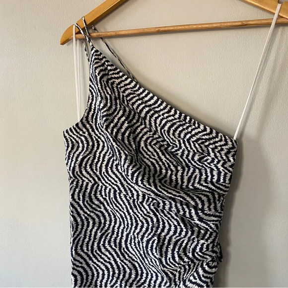 NWOT Cinq A Sept Silk Christel Ruched One Shoulder Silk Dress in White and Navy - Picture 5 of 9